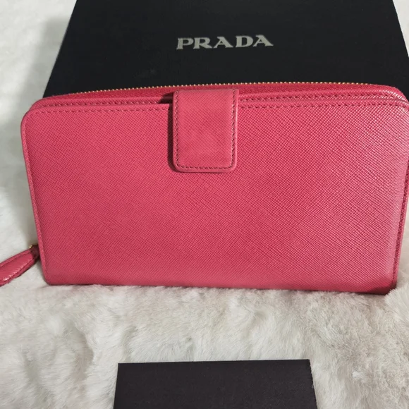 Prada Peonia Pink Zip Around Wallet w/Registration card & Original Box - EUC - Picture 2 of 16